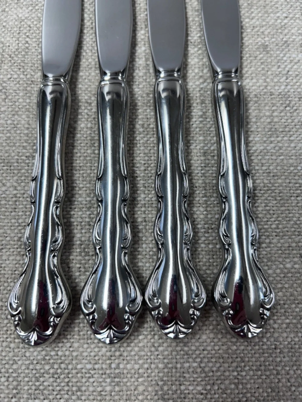 Lot of 4 Reed & Barton Regency Dinner Knives 18/8 Stainless Flatware